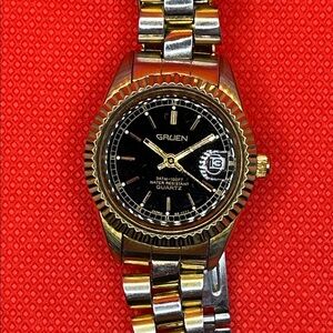 Ladies Gruen Quartz Watch- gold tone